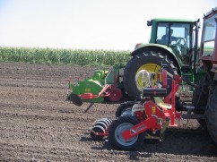 Masini Agricole- ceapa, morcovi,cartofi