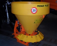 Utilaj de fertilizat / sararita