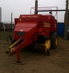 Vand presa de balotat New Holland 2000
